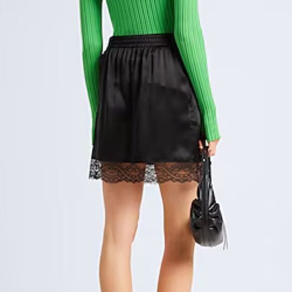 BURBERRY MINI SKIRT - Picture 3 of 7